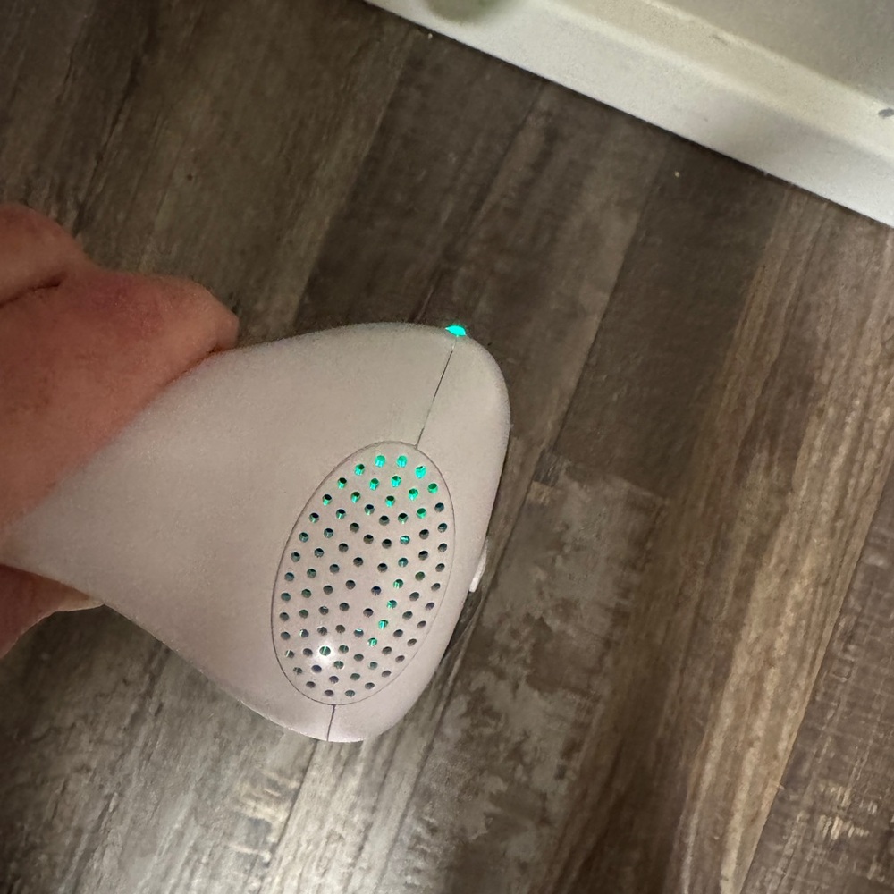 IPL Hair Removal Device - Picture 10 of 12